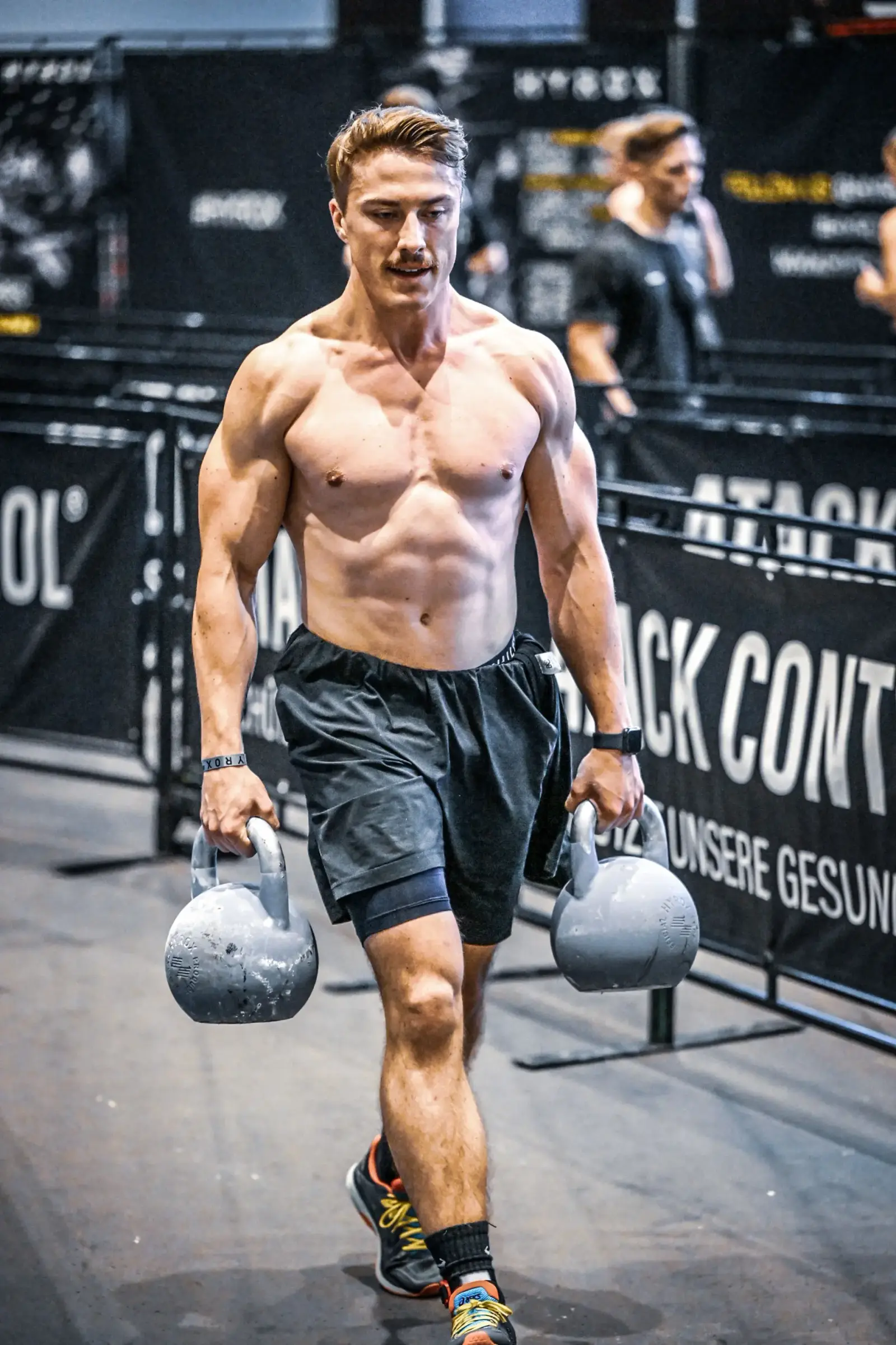 Farmers Carry mit Kettlebells – Hybridtraining mit Coach K